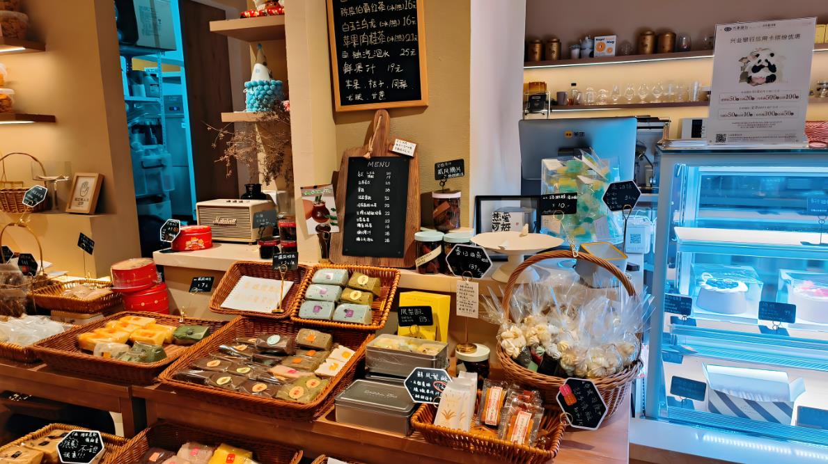 甜品店的夢(mèng)幻設(shè)計(jì)效果圖